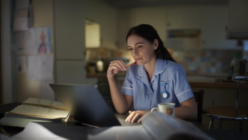How to Survive Overnights as a Healthcare Worker 